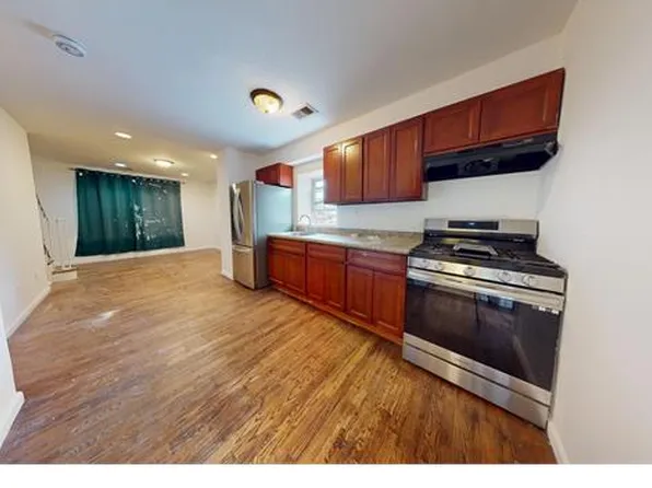35 Wright St #1, Staten Island, NY 10304