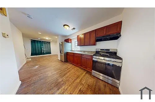 35 Wright St #1 Photo 1