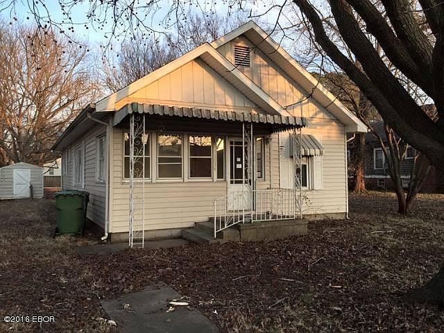 1st image of 105 N Oak St