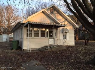 105 N Oak St, De Soto, IL 62924