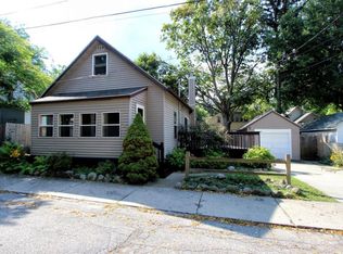 522 Brenner St NE, Grand Rapids, MI 49505