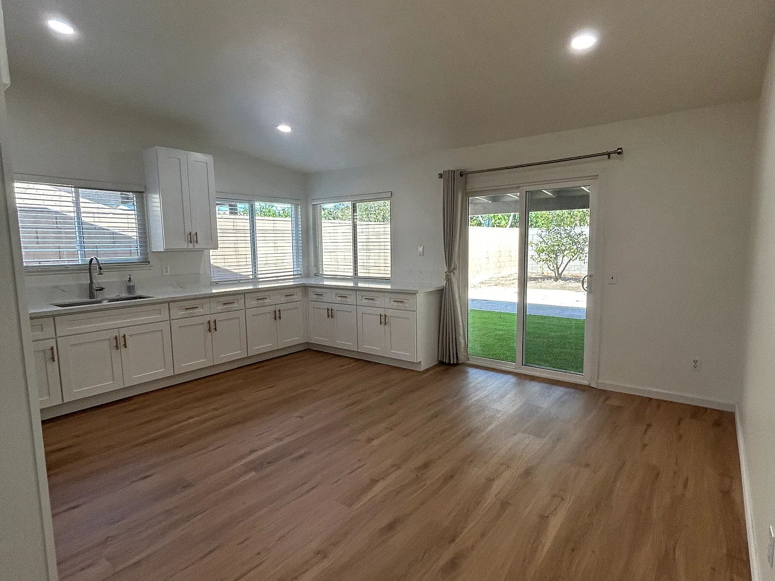4 bed, 1380 sqft, $3,750 — Photo 3