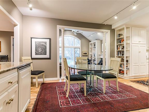 5th image of 2032 W 96th St