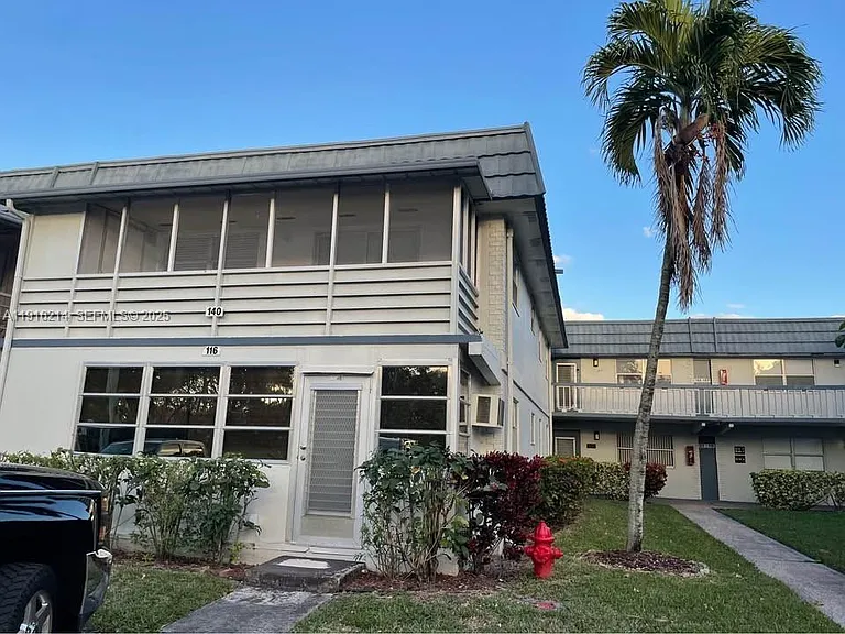 116 Tuscany Ln #116-B — Photo 2