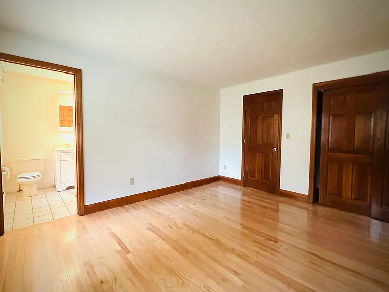 30 Longmeadow Rd — Photo 32