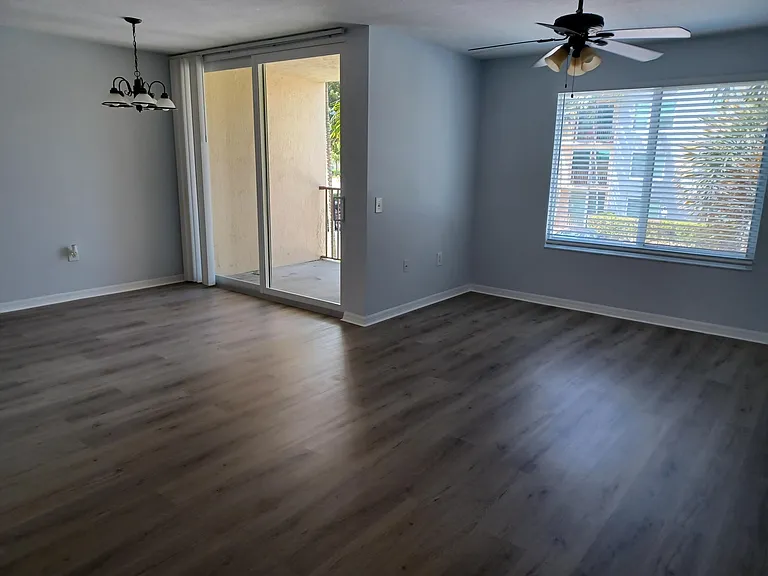 215 Villa Cir — Photo 5