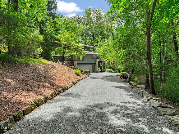 5th image of 115A Meadowbrook Dr