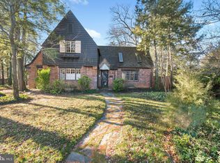 3840 N Chesterbrook Rd, Arlington, VA 22207