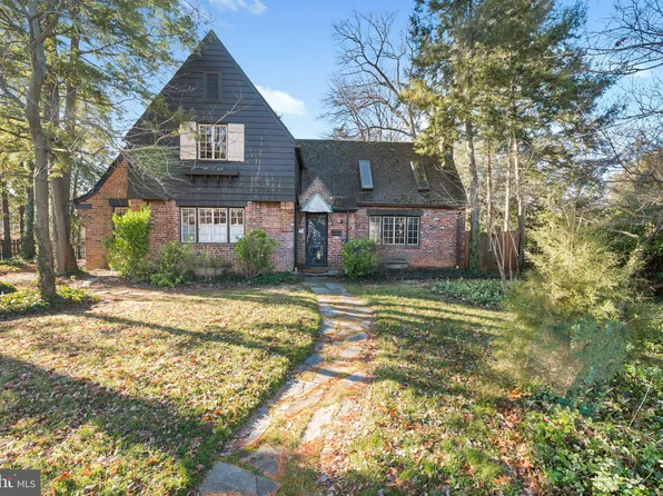 3840 N Chesterbrook Rd, Arlington, VA 22207