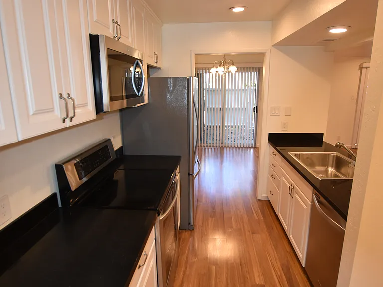 675 Sharon Park Dr #147 — Photo 4
