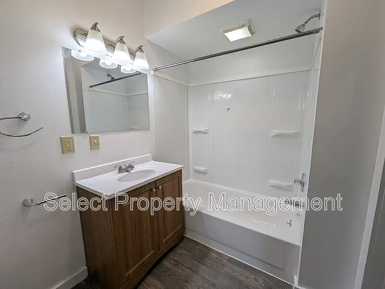 1914 Kentucky Ave #201 — Photo 8