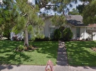 428 Hubert St, Webster, TX 77598