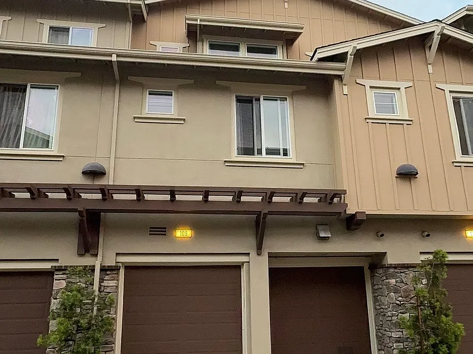 109 Otter Cove Ter