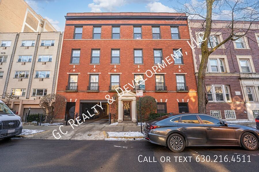 1st image of 625 W Stratford Pl APT 2W