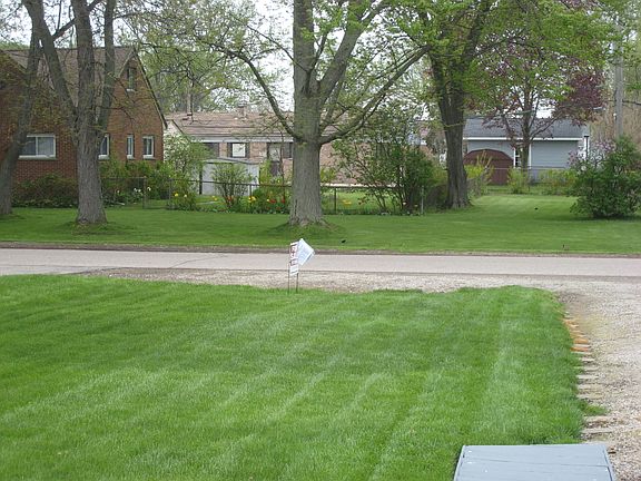 Across the street - relaxing
