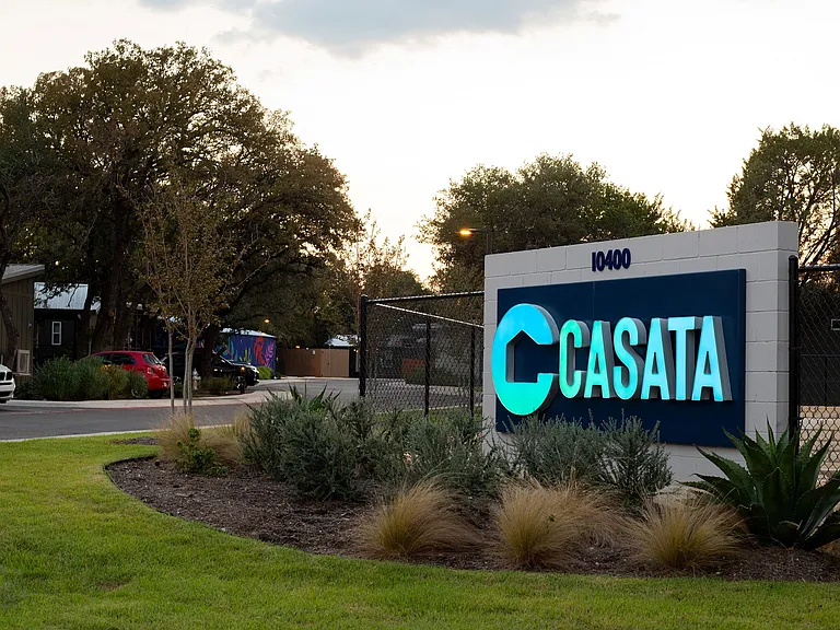 Casata Austin — Photo 13