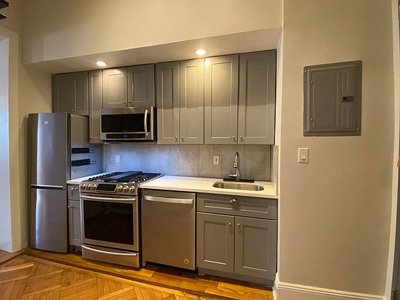 4th image of 217 Hancock St #2B