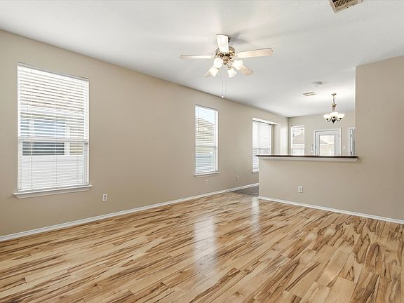 5th image of 10223 Waterbury Dr