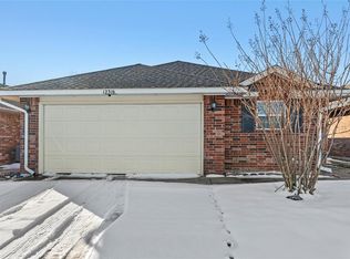 12316 SW 5th St, Yukon, OK 73099