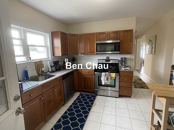 4th image of 24 Willard Ave #3B