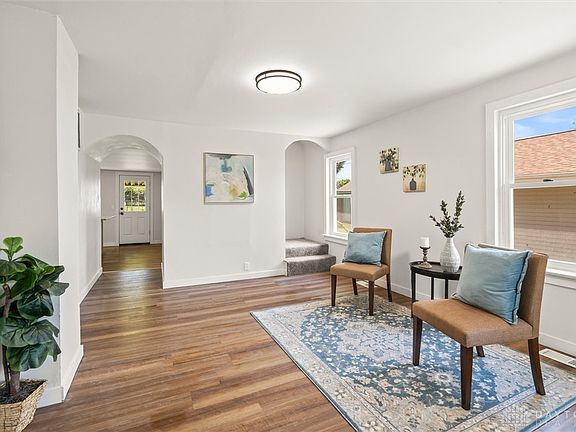 2nd image of 2713 Calvin Ave