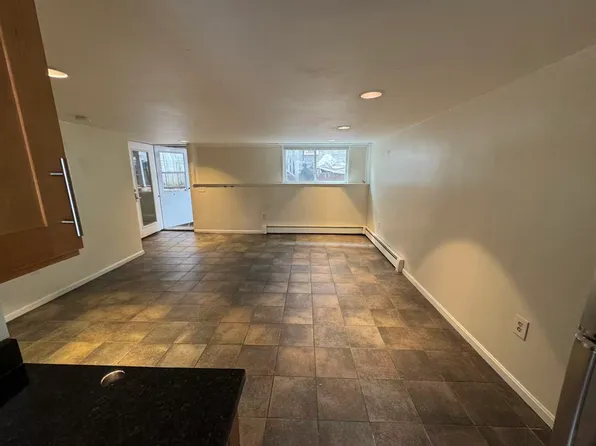 2 Hingham St #4B, Cambridge, MA 02138