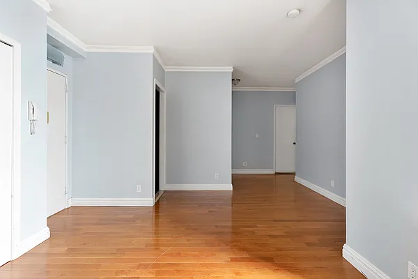 Rented by Compass | media 7