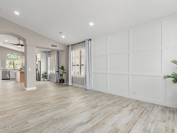 4th image of 20421 N 39TH Drive