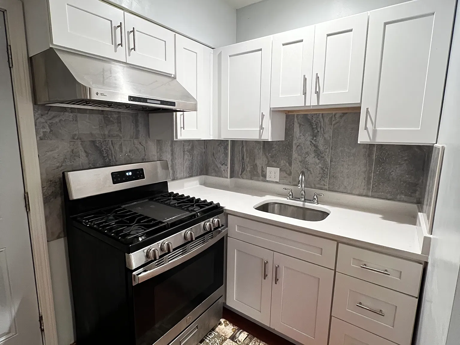 Studio, 760 sqft, $1,350 — Photo 1