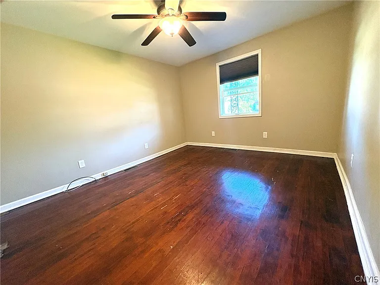 32 Walnut St — Photo 9