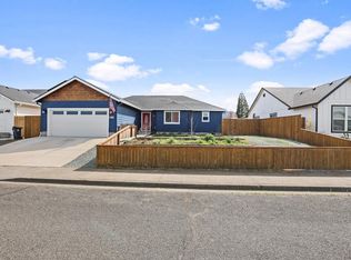 513 Barnum Dr, Phoenix, OR