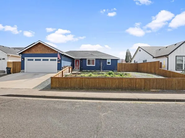 513 Barnum Dr, Phoenix, OR 97535