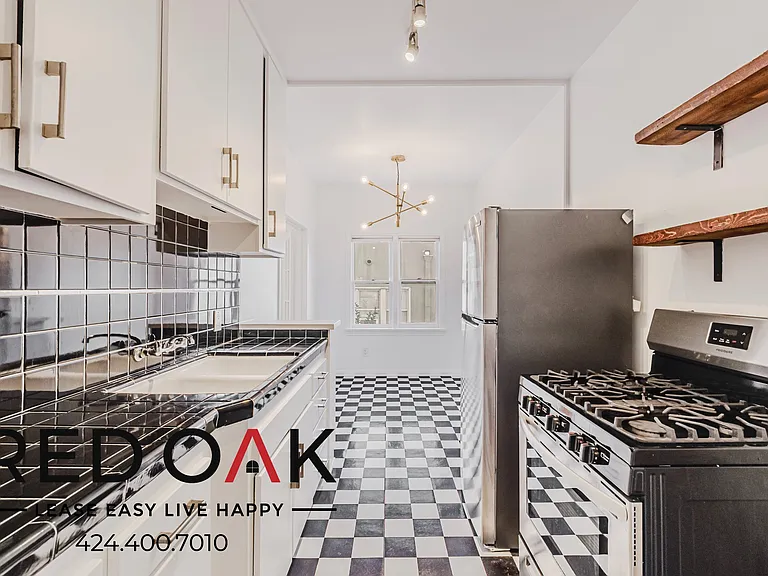 180 S Sycamore Ave #201 — Photo 9