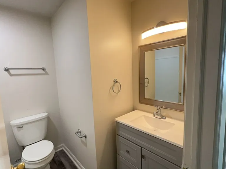 Oak Grove Village Apartments — Photo 11