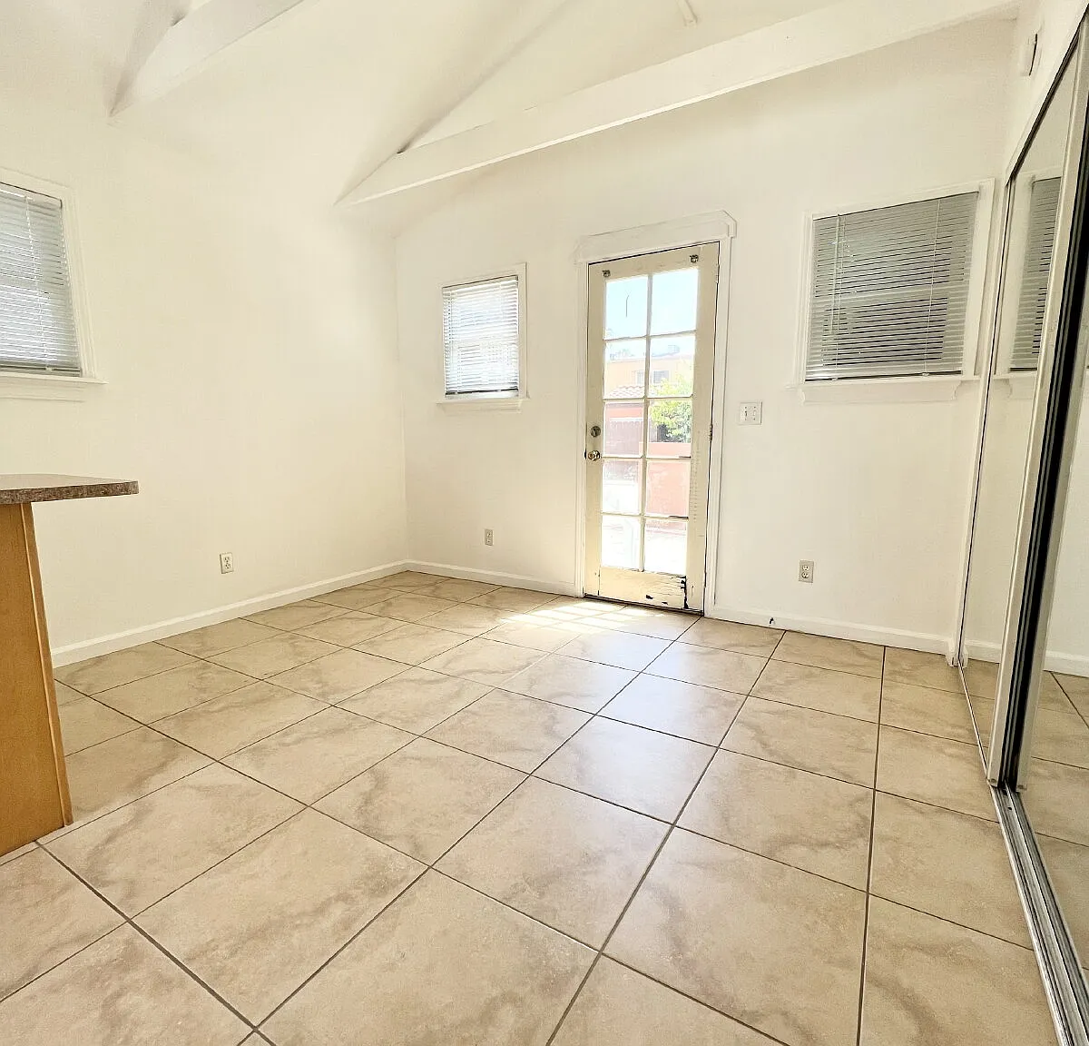 Studio, 1.0 bath, 350 sqft, $1,995 — Photo 3