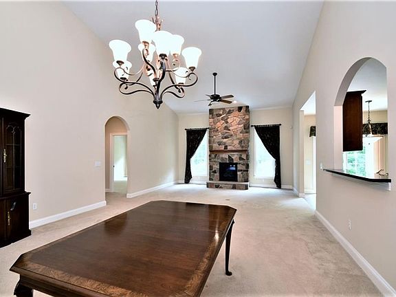 5th image of 448 Creekside Dr