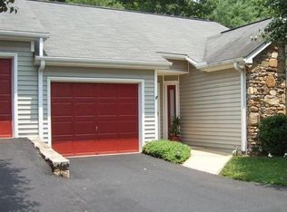 322 Laurel Park Pl, Hendersonville, NC 28791