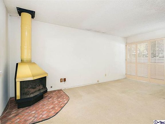 4th image of 2483 Loma Vista St