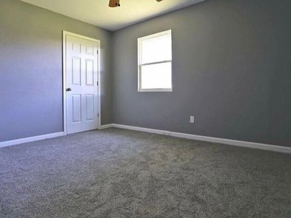 3rd image of 1240 N Carriage Way