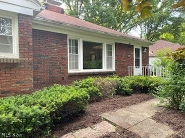 54 N Hillside Rd, Canfield, OH 44406