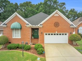 128 Banbury Cir, Simpsonville, SC 29681