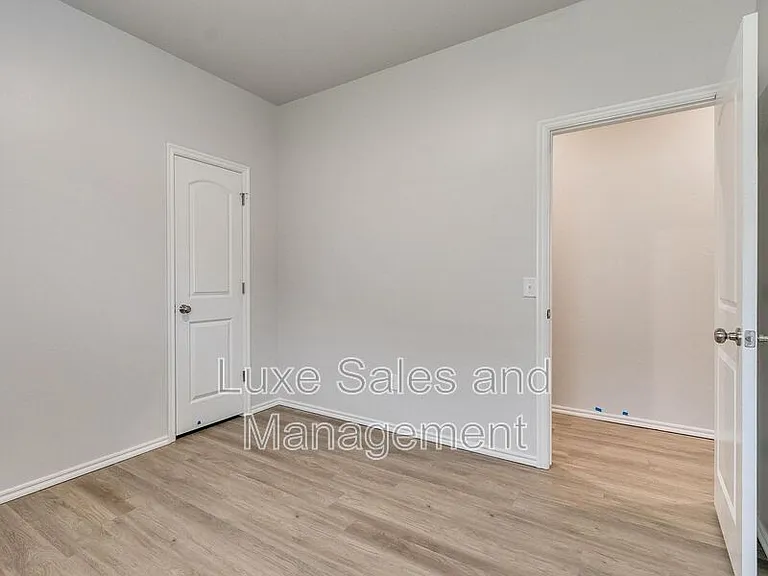 8012 NW 105th Ter — Photo 13