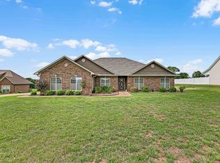 627 Connor Ln, Lexington, TN 38351