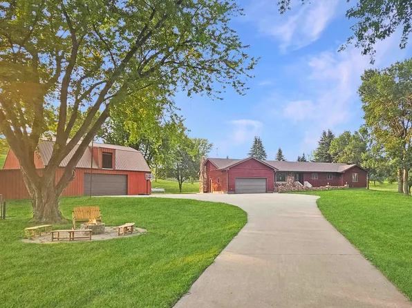 31847 W Loop Rd, Sioux City, IA 51108