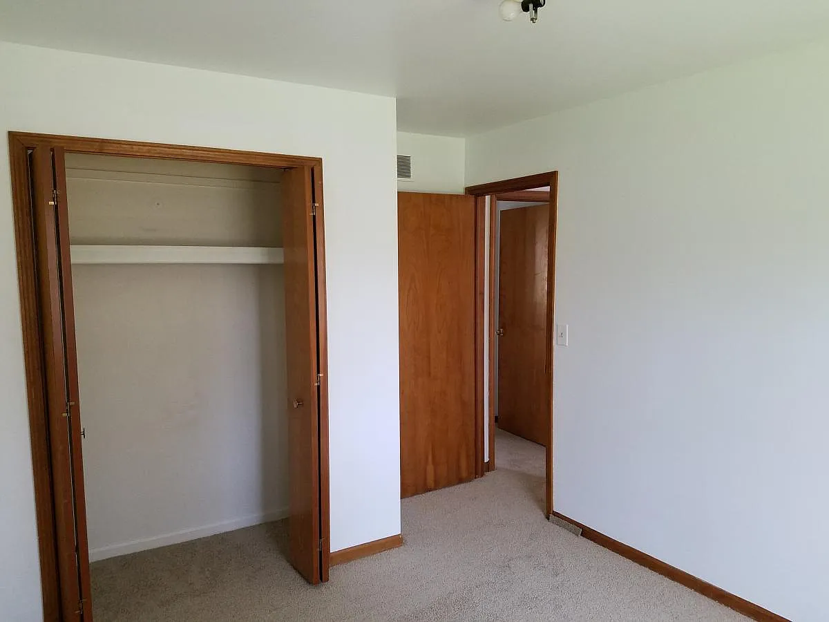 2 bed, 900 sqft, $1,325 — Photo 3