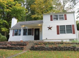 52 Hilltop Trl, Sparta, NJ 07871