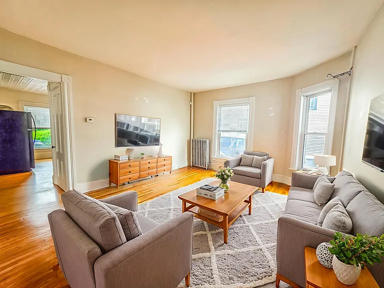 195 Sagamore St #1 — Photo 1