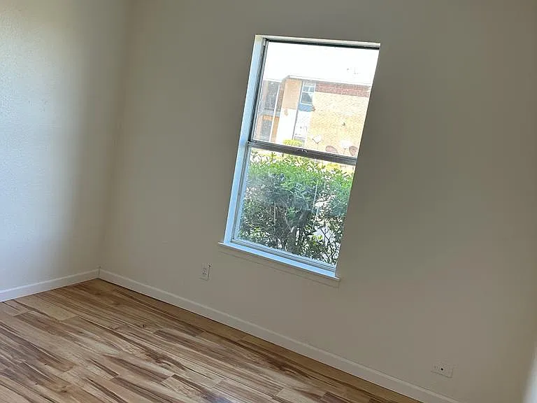 350 N Erby Campbell Blvd — Photo 16
