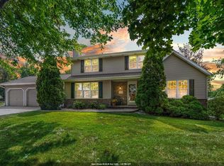 N1357 Tuckaway Ct, Greenville, WI 54942