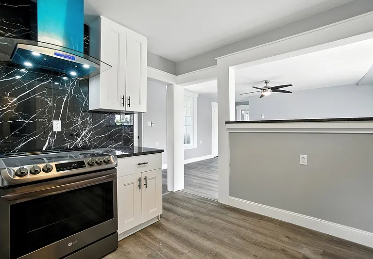 656 Florida Ave — Photo 18